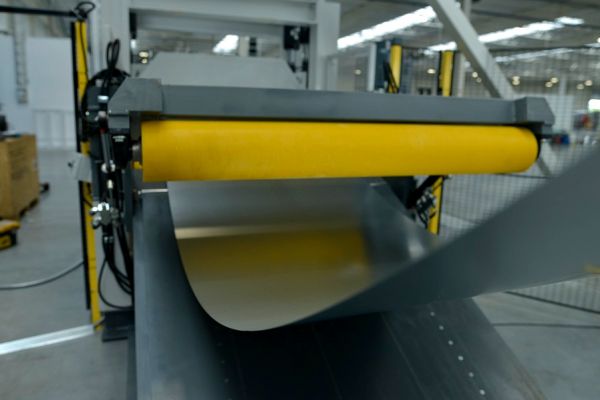 Stół do wprowadzania grubej blachy